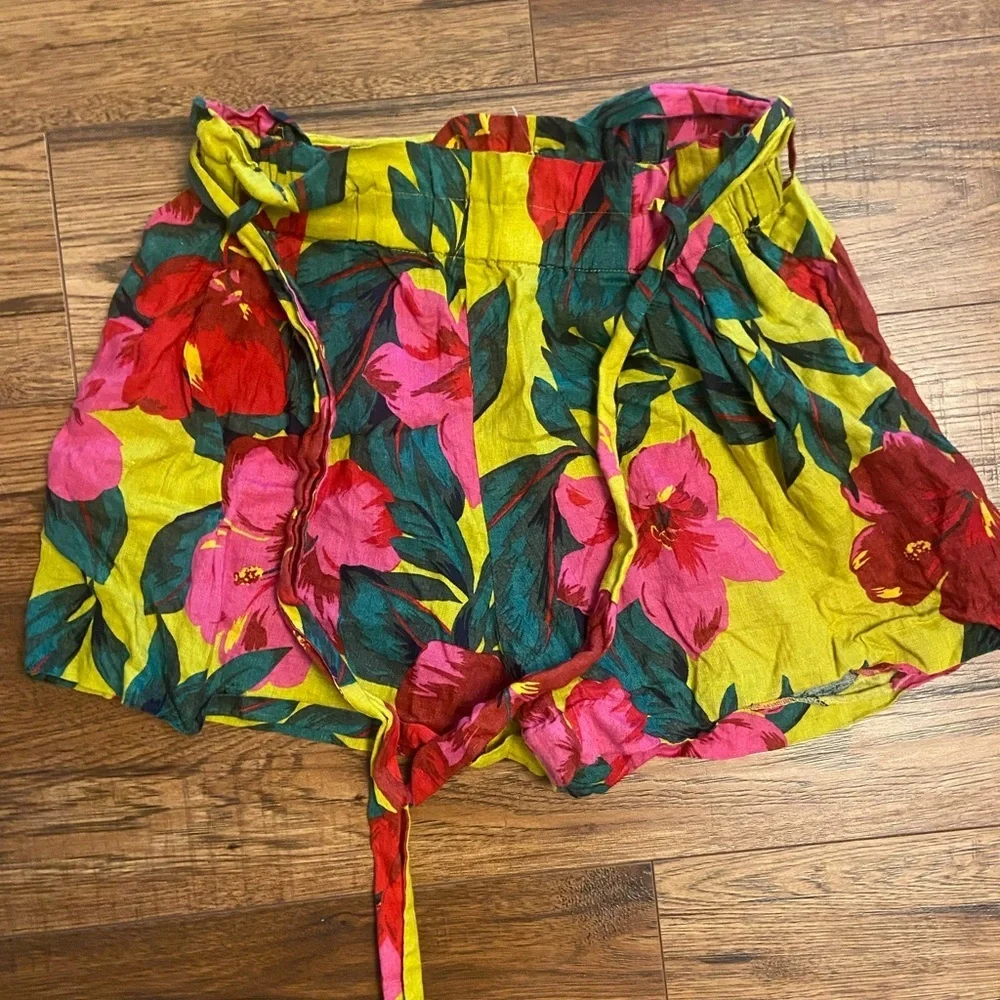 Zara Linen Print Yellow Pink Tropical Floral Bermuda Shorts M beach vacation